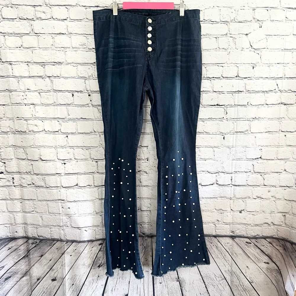 Flare jeans with pearls. Size 3X